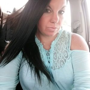 Meet your Posher, Latosha